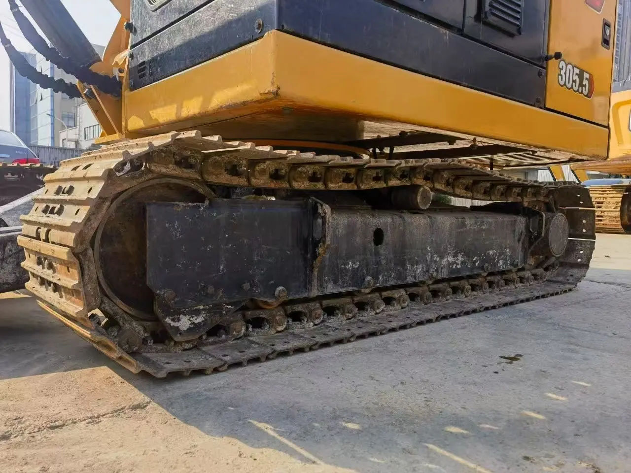 Cat305.5 - 5