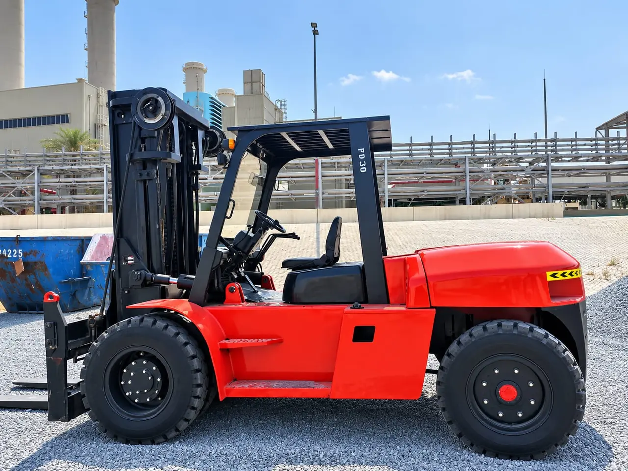 HELI FORKLIFT 10 TON AVAILBALE FOR RENT
