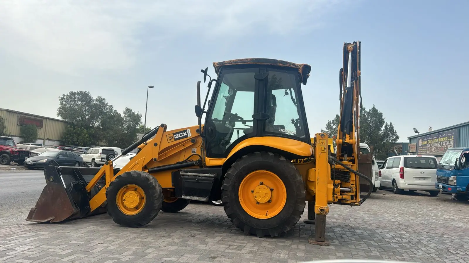 Backhoe Loader (JCB) 3CX Avaialble for rent