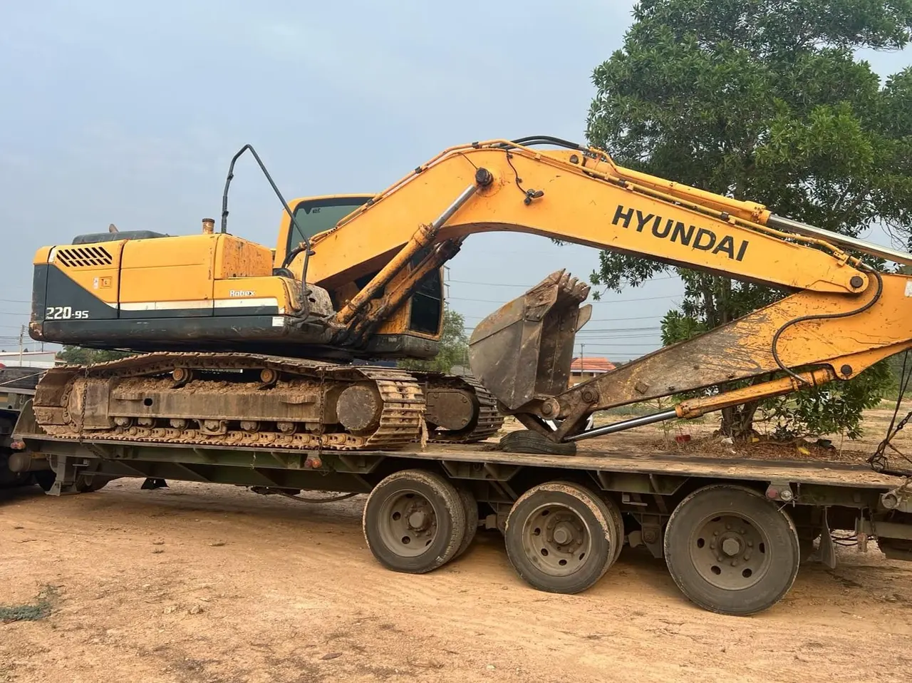 Hyundai Chain Excavator  220-9S
