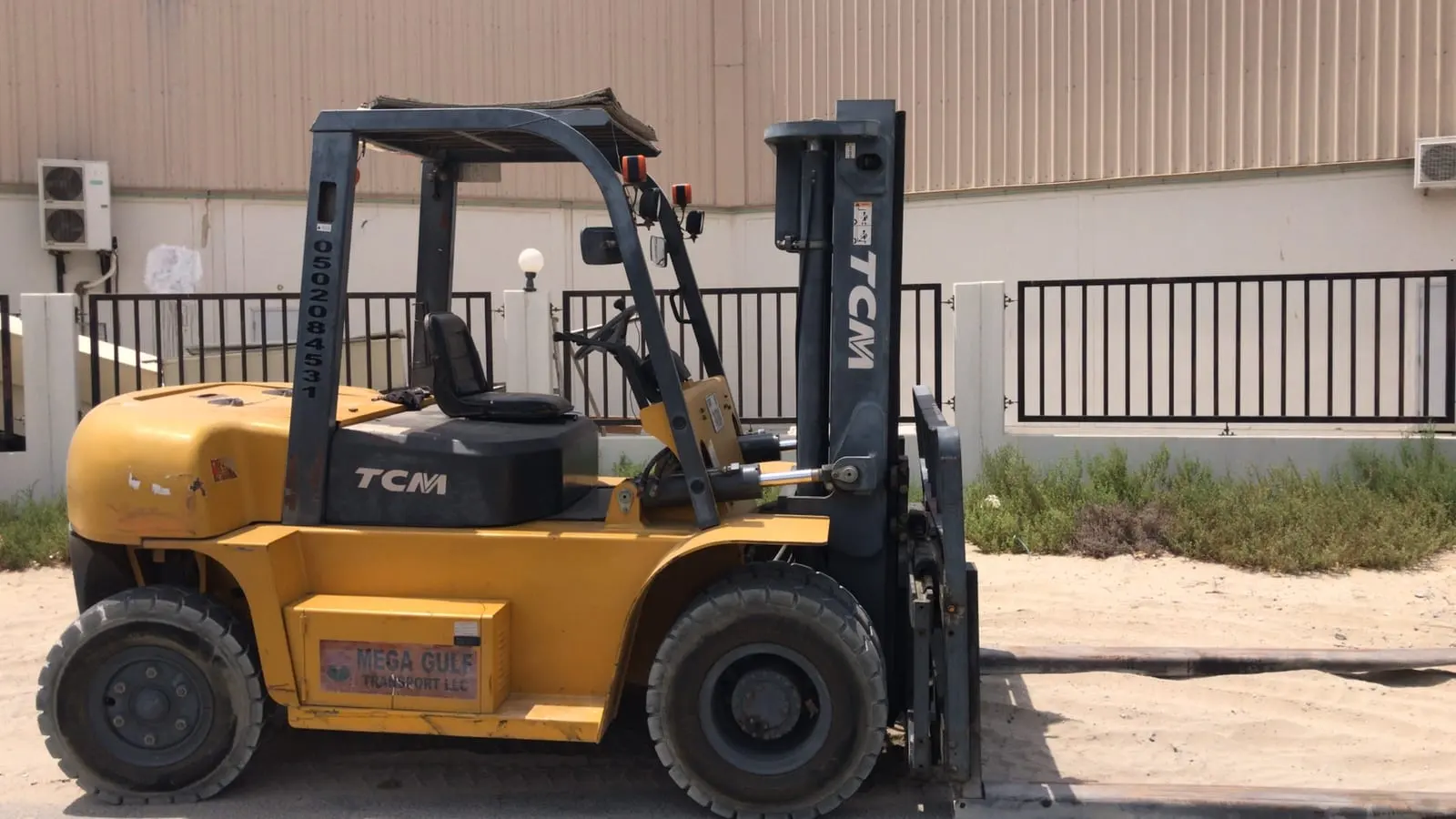 5 ton forklift available on rent - 2