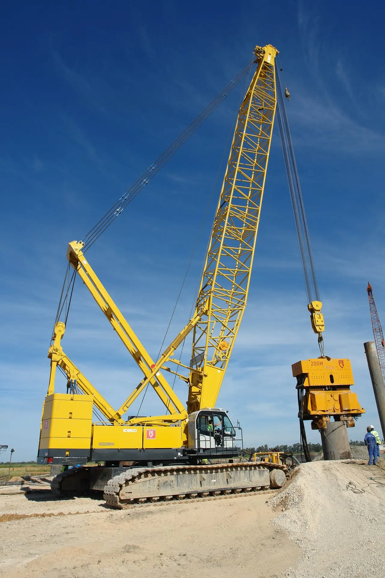 Kobelco CKE 2500 (250 TON) CRAWLER CRANE RENTAL