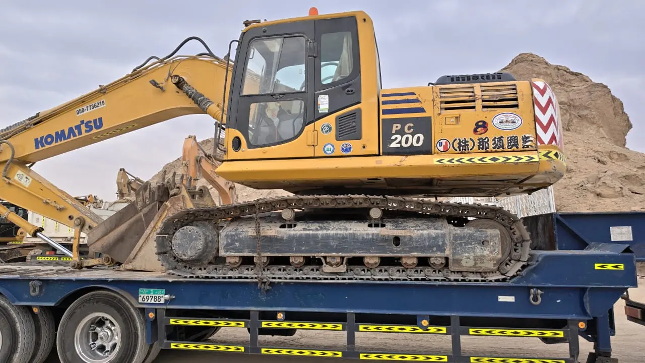Komatsu PC-200 Excavator - 4