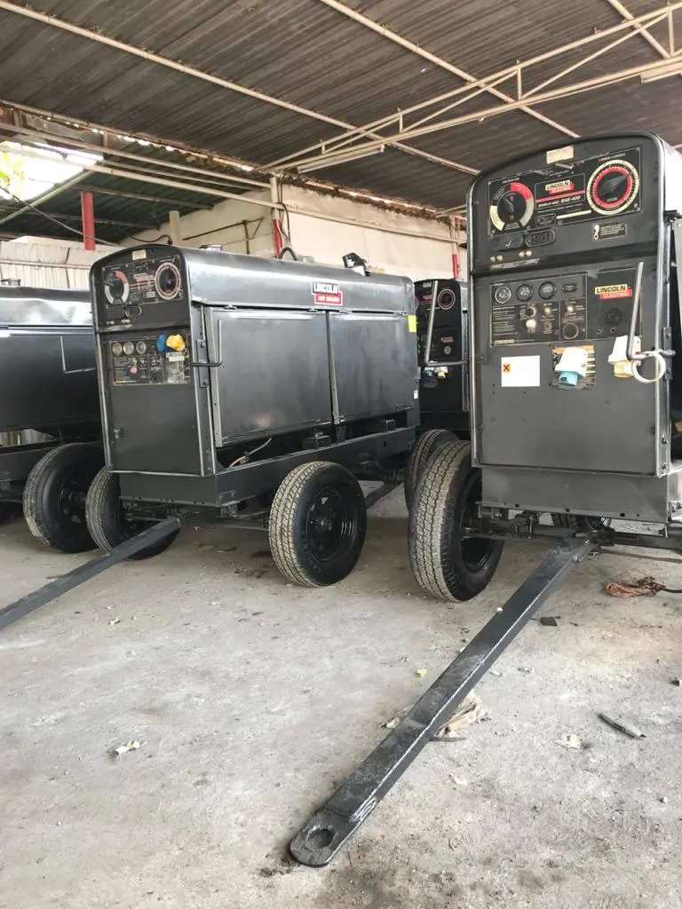 LINCOLN SAE400 WELDING GENERATOR AVAILABLE ON RENT
