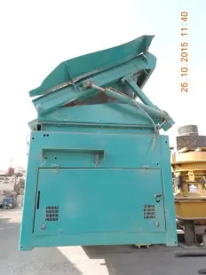 Mobile screen- 3 deck powerscreen - 6