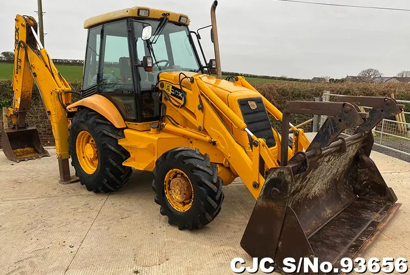 EXCAVATOR 3CX (1999 MODEL) AVAILABLE ON HIRE