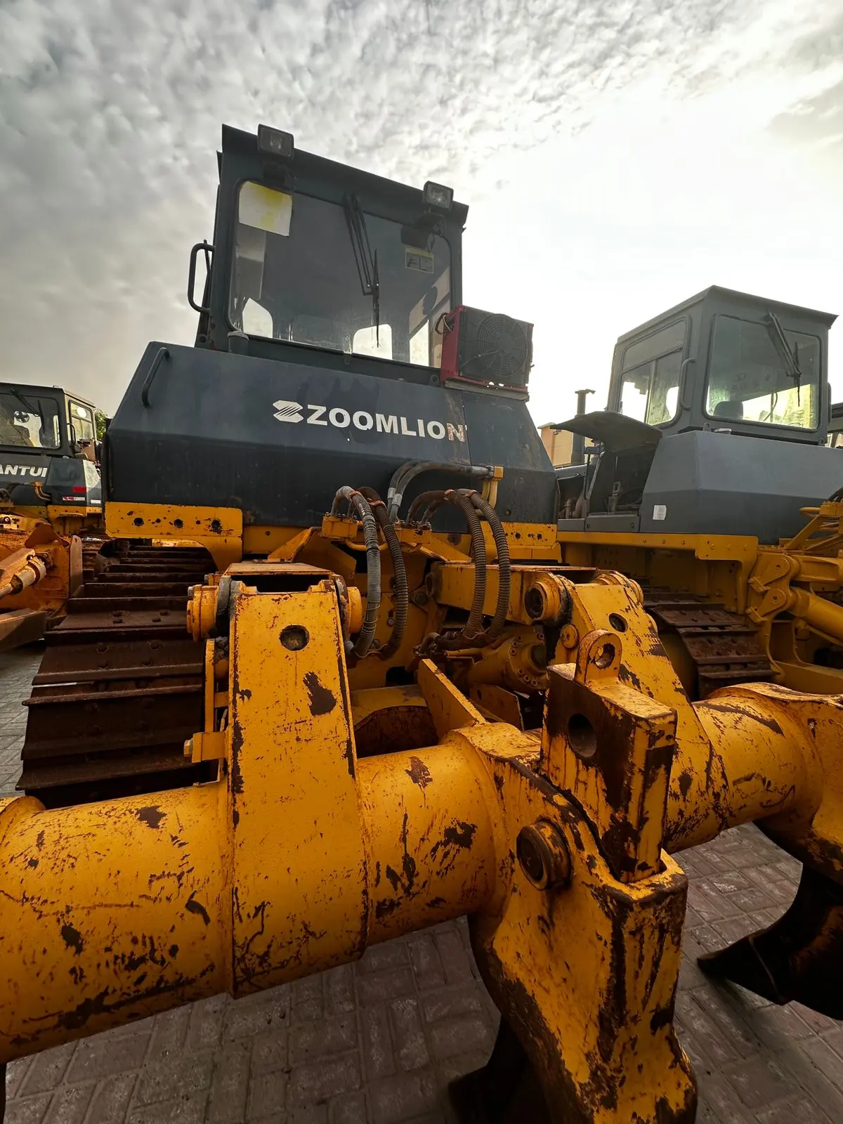 Shantui Dozers for Rent - multiple - 2