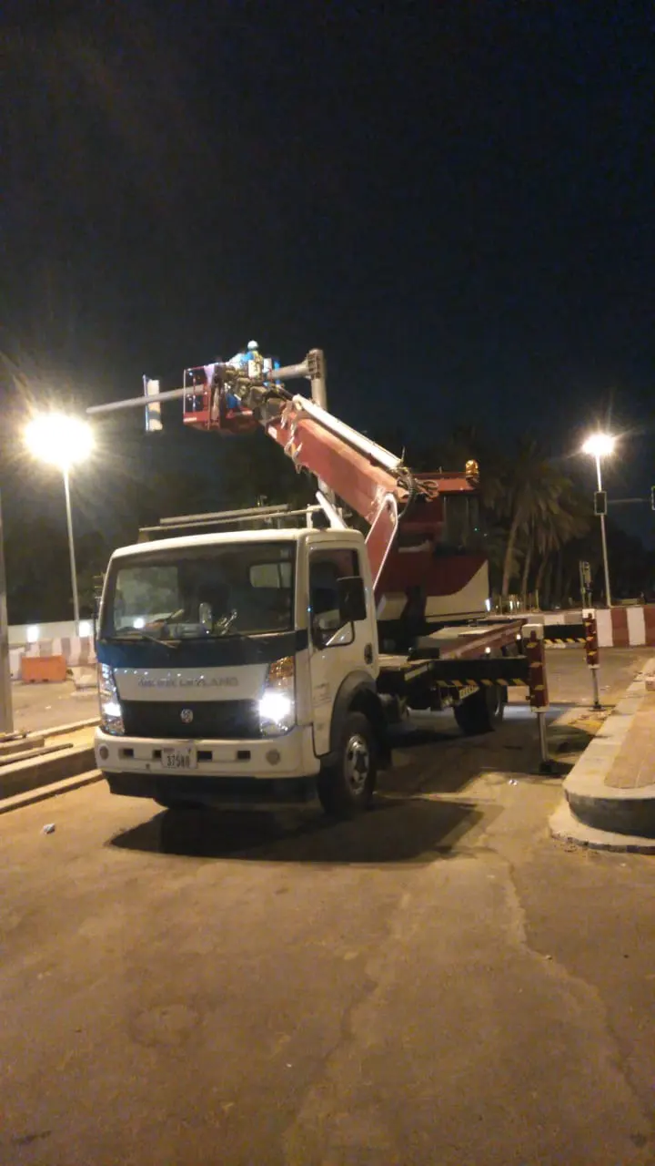 30 METER MANLIFT AVAILABLE ON RENT - 6