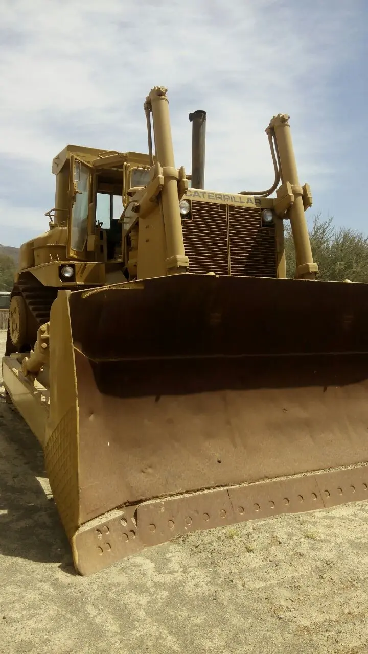 Dozer CATERPILLAR D8