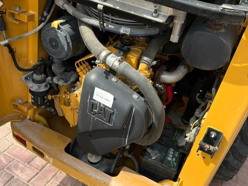 CAT Bobcat 216B Skid Steer - 2